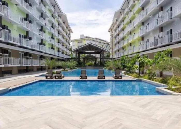 Teresitas Place At Amani Grand Near Mactan Airport ホテル 4*