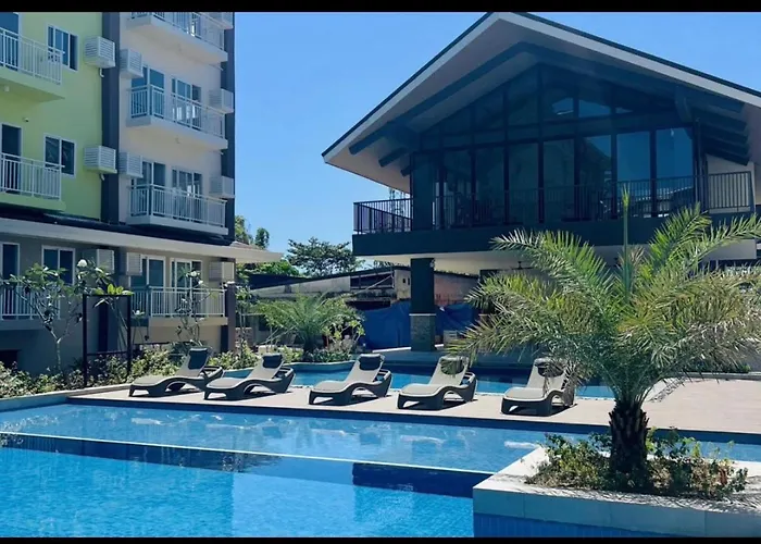 ホテル Teresitas Place At Amani Grand Near Mactan Airport 4*