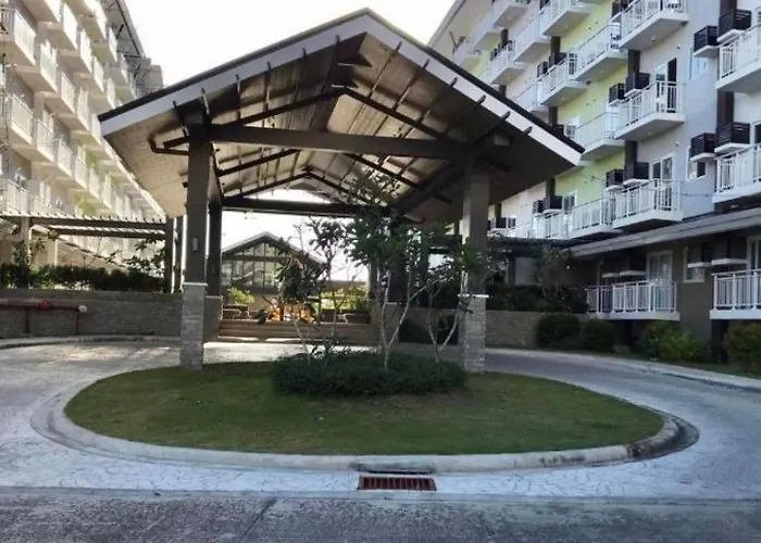 Teresitas Place At Amani Grand Near Mactan Airport ホテル